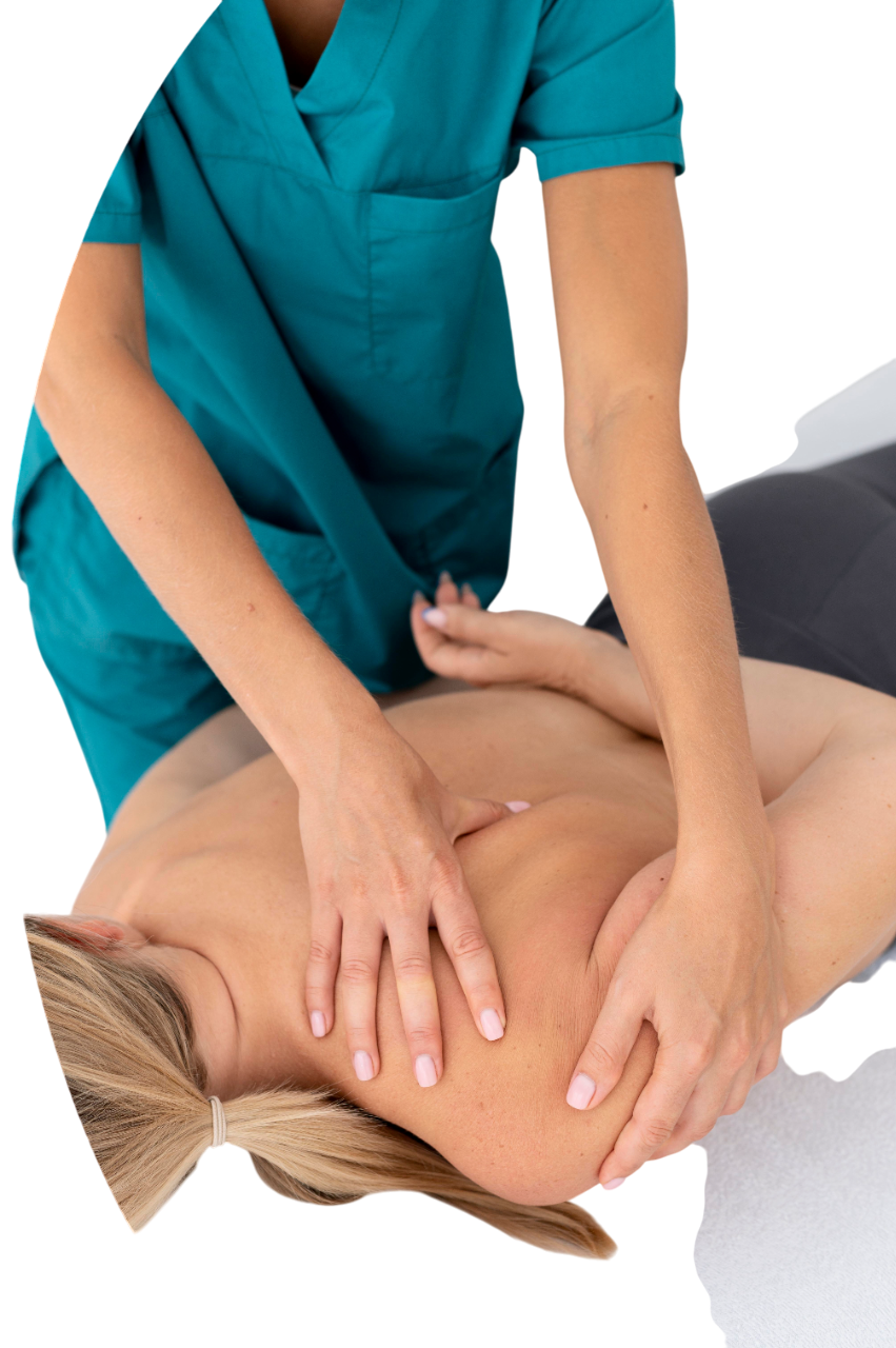 fisioterapista-che-fa-un-massaggio-al-suo-paziente-clinica-Photoroom